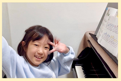 福岡市南区「Chikaピアノ教室」の幼児コースの女の子の写真